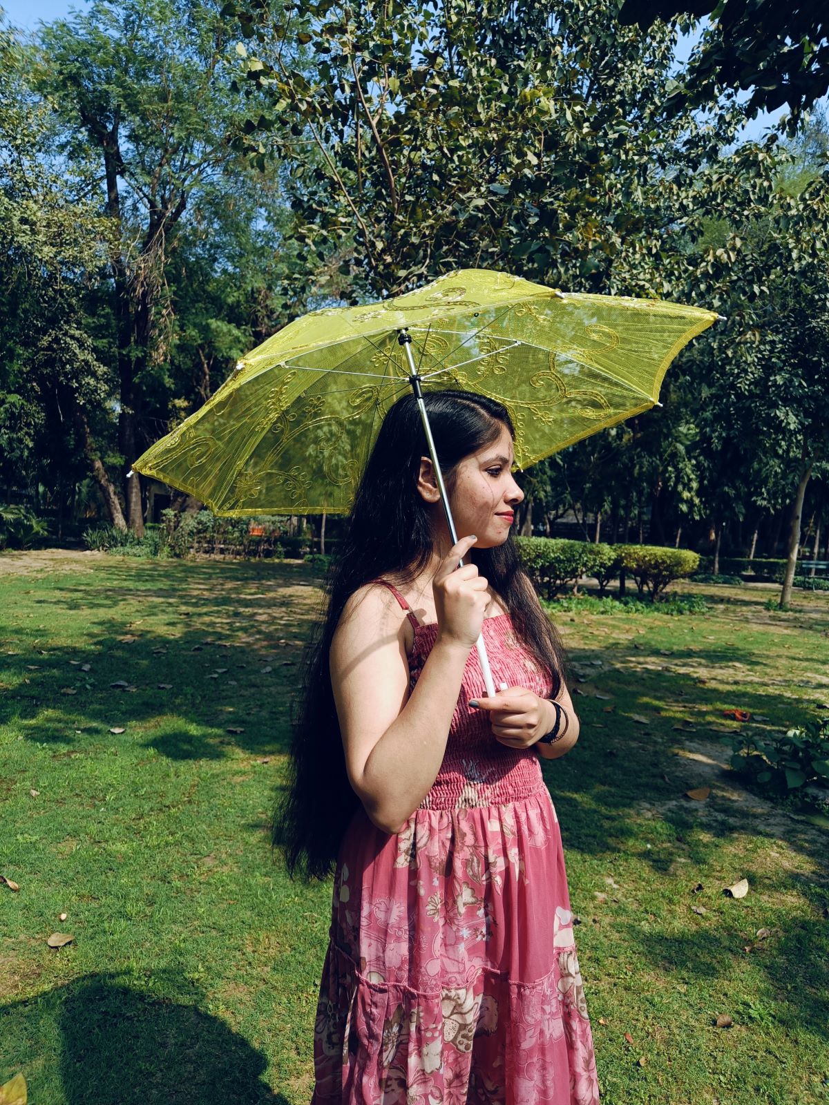 Net Parasol Umbrella with Embroidery – Kids & Adults Costume Accessories for Photoshoots, Decorations & Special Occasions - Image 14
