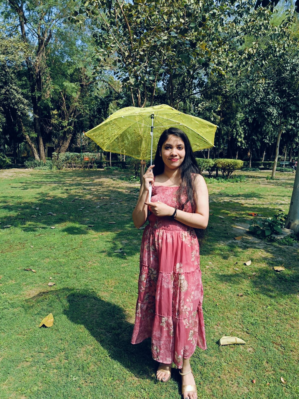 Net Parasol Umbrella with Embroidery – Kids & Adults Costume Accessories for Photoshoots, Decorations & Special Occasions - Image 15