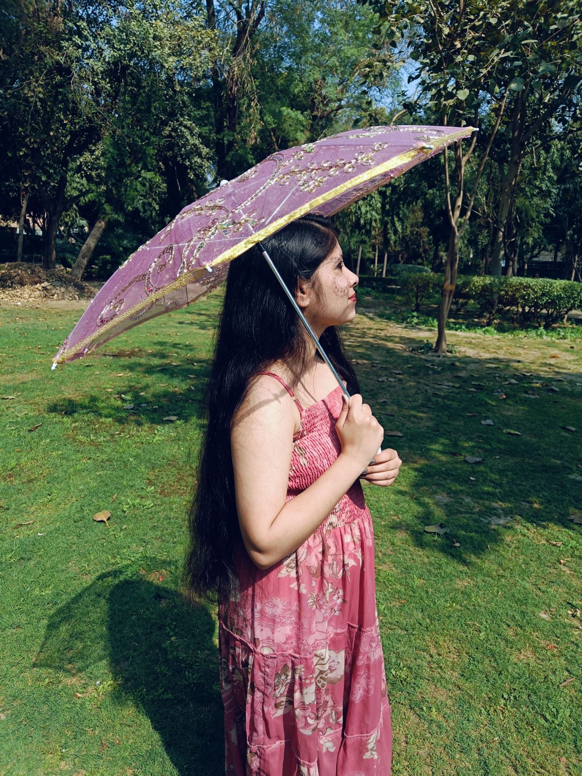 Net Parasol Umbrella with Embroidery – Kids & Adults Costume Accessories for Photoshoots, Decorations & Special Occasions - Image 16