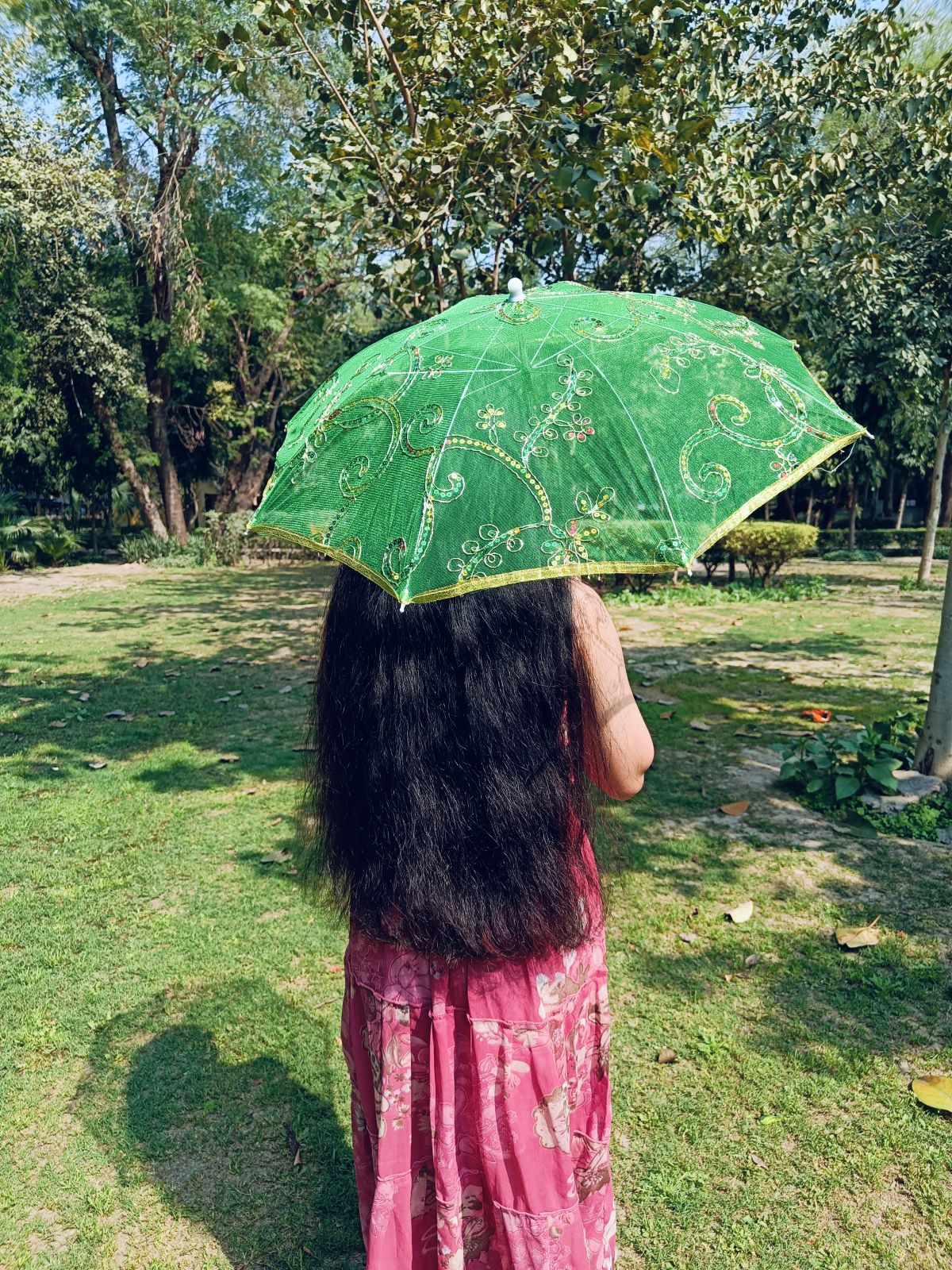 Net Parasol Umbrella with Embroidery – Kids & Adults Costume Accessories for Photoshoots, Decorations & Special Occasions - Image 26
