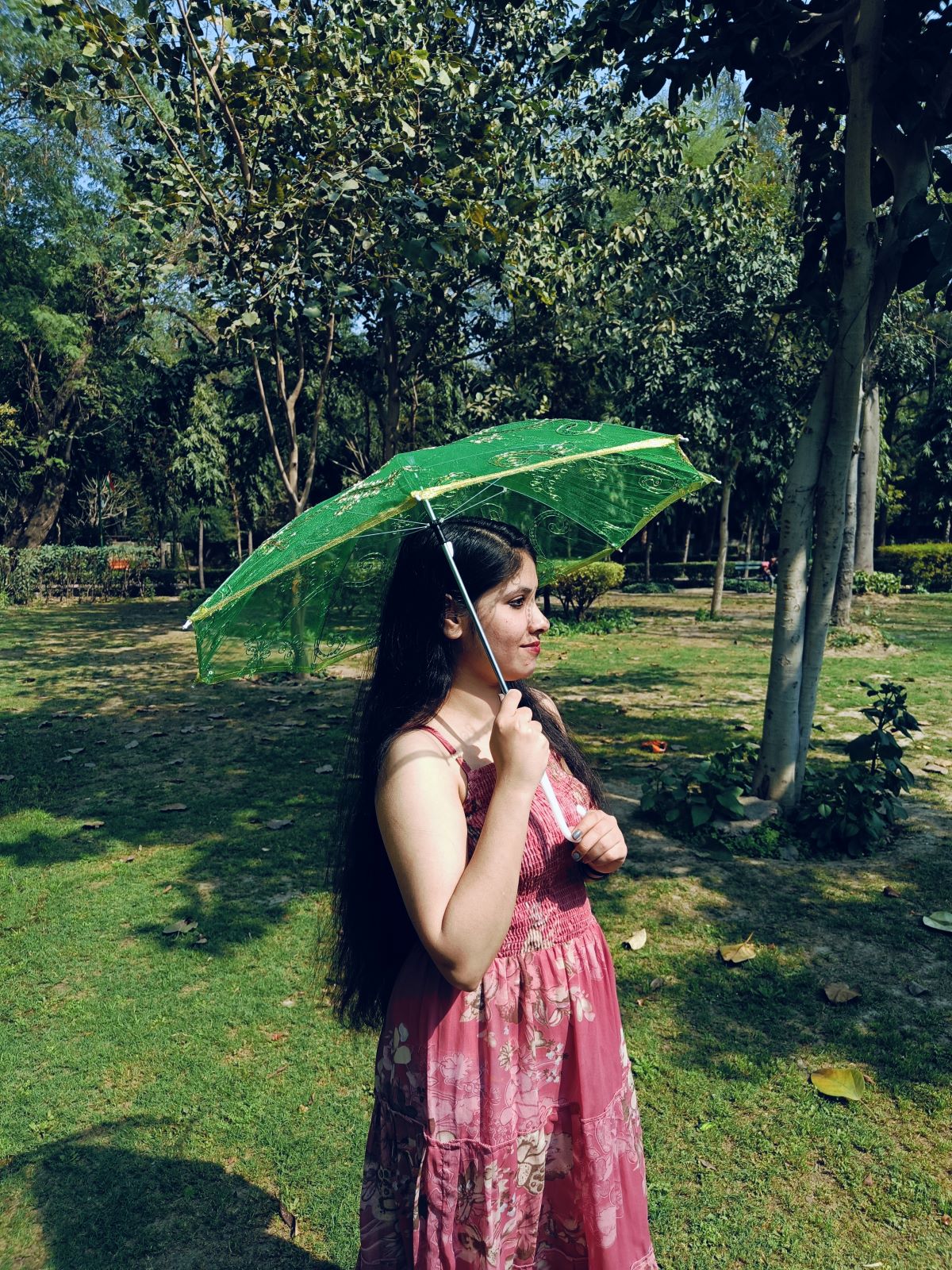 Net Parasol Umbrella with Embroidery – Kids & Adults Costume Accessories for Photoshoots, Decorations & Special Occasions - Image 8