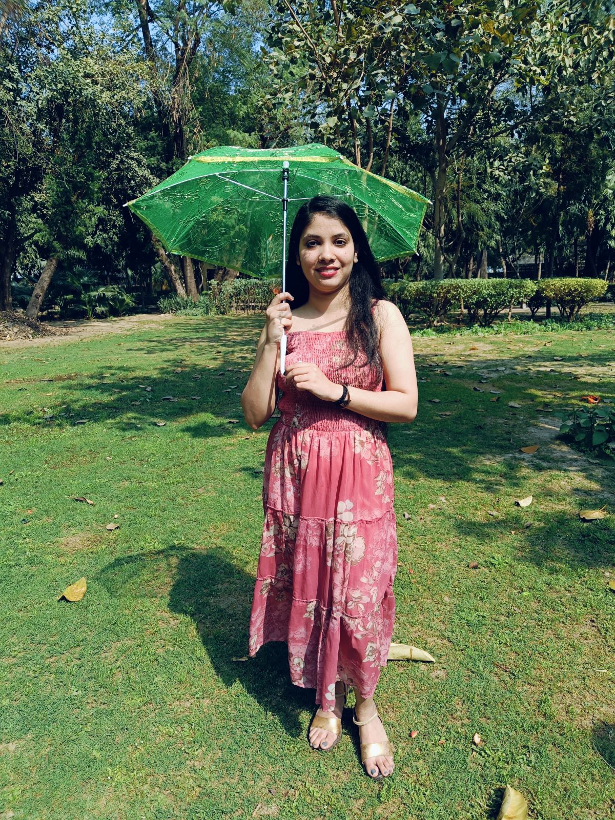 Net Parasol Umbrella with Embroidery – Kids & Adults Costume Accessories for Photoshoots, Decorations & Special Occasions - Image 9